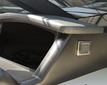 interior boat design mangusta pellicola carbonio